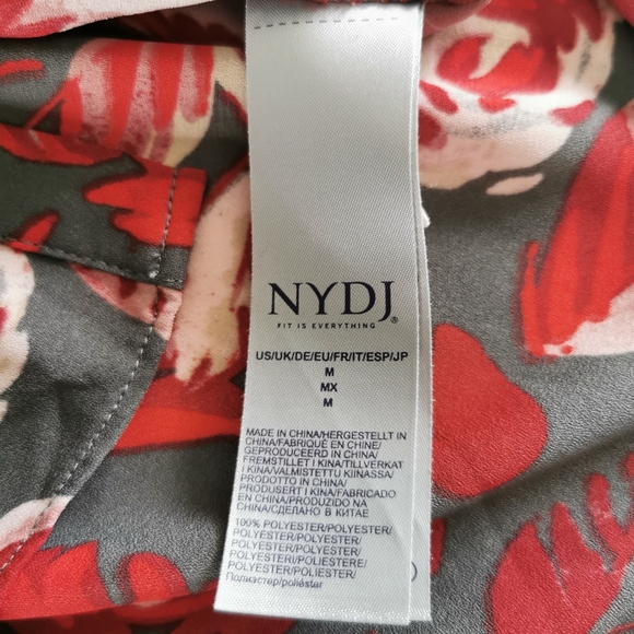 NYDJ Red Floral Blouse Side Medium - Picture 5 of 8